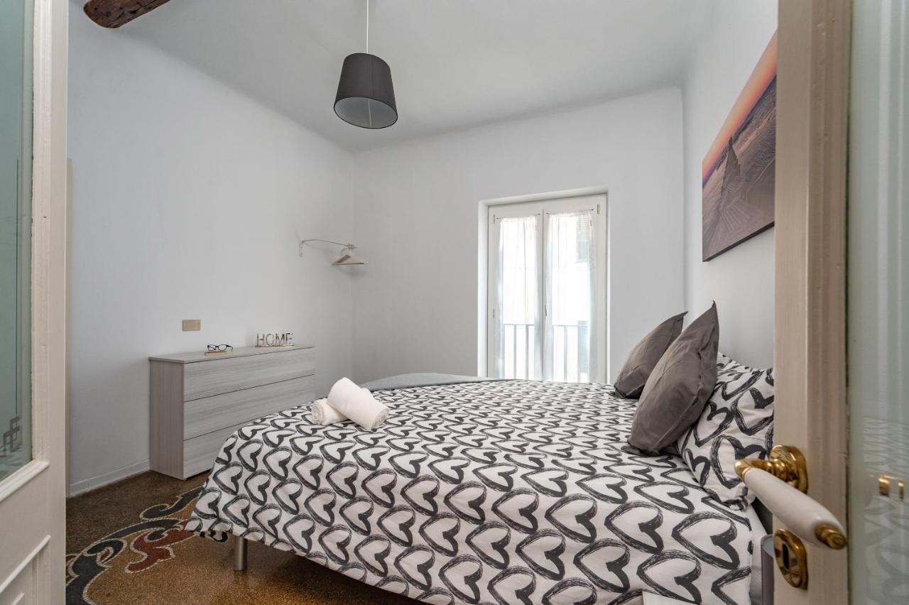 Seaside Apartment Genova Luaran gambar