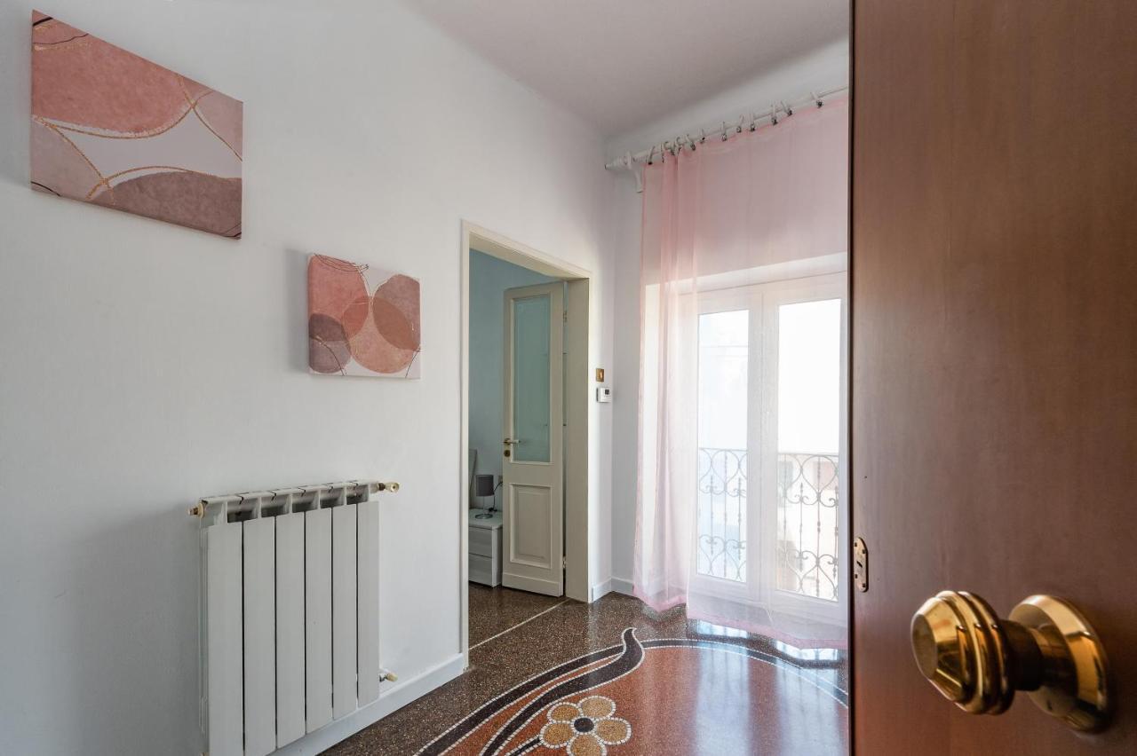 Seaside Apartment Genova Luaran gambar
